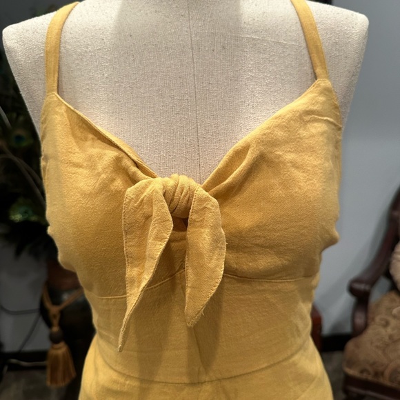 Yellow Hollister tie knot sundress size medium - Picture 2 of 6
